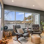 Luxury Seafront With Panoramic Views Вилла *