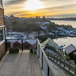 Вилла Luxury Seafront With Panoramic Views