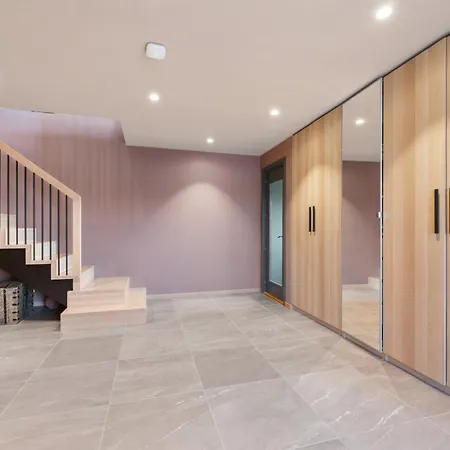 Luxury Seafront With Panoramic Views *