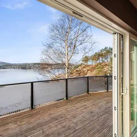 Seafront With Balcony And Panoramic Views *
