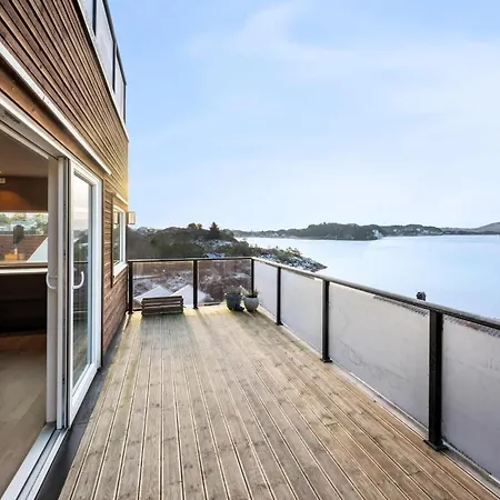 Вилла Seafront With Balcony And Panoramic Views *