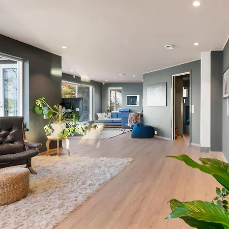 Βίλα Seafront With Balcony And Panoramic Views *
