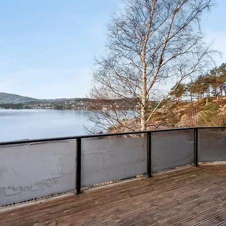 Вилла Seafront With Balcony And Panoramic Views
