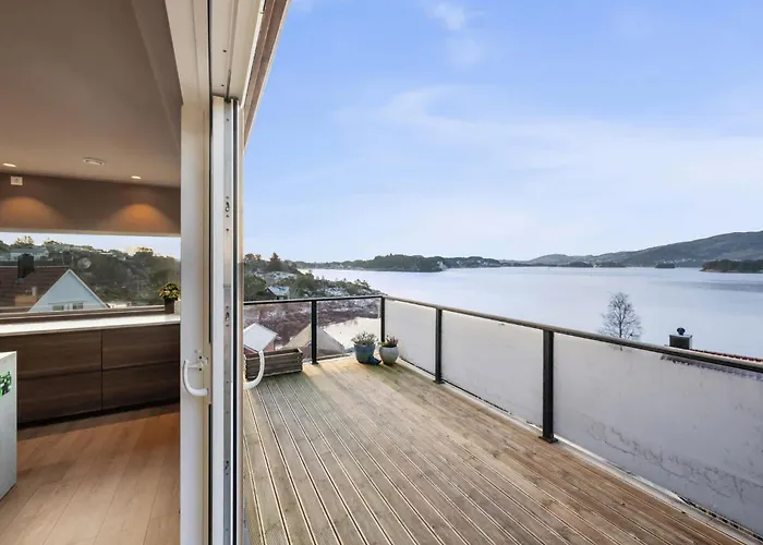 Luxury Seafront With Panoramic Views Villa *