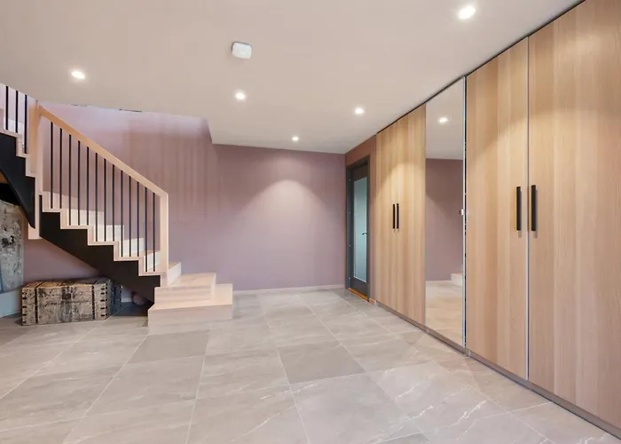 Luxury Seafront With Panoramic Views *