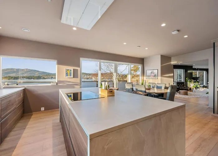 Luxury Seafront With Panoramic Views Villa *