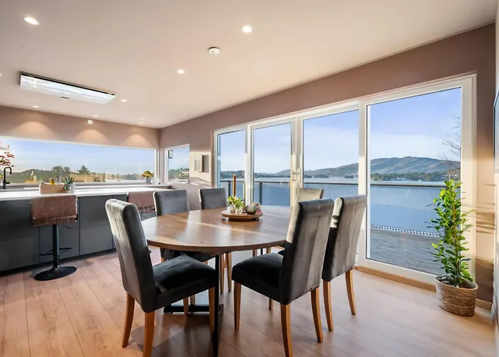 Luxury Seafront With Panoramic Views * Veland