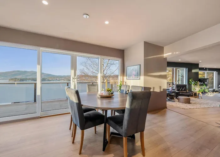 Villa Luxury Seafront With Panoramic Views