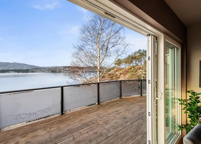 Luxury Seafront With Panoramic Views *