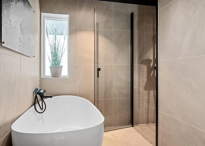 Luxury Seafront With Panoramic Views