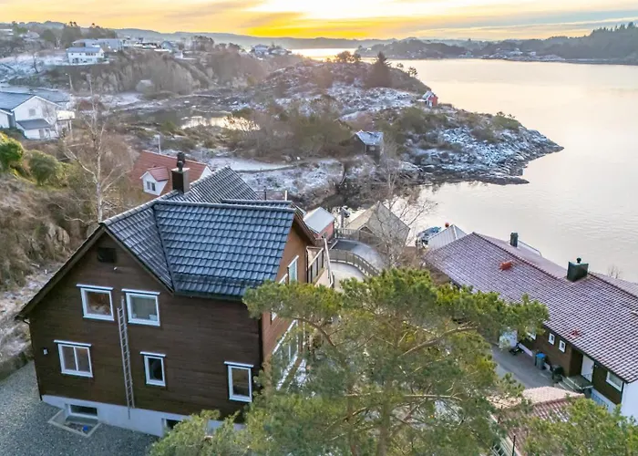 Luxury Seafront With Panoramic Views Villa *